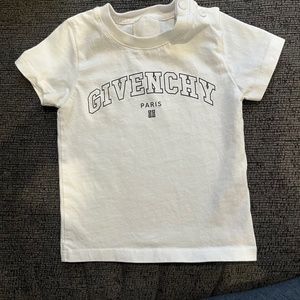 9m Givenchy short sleeve tshirt